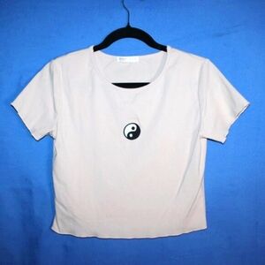 Romwe Yin Yang Graphic Crop Top Pink Medium